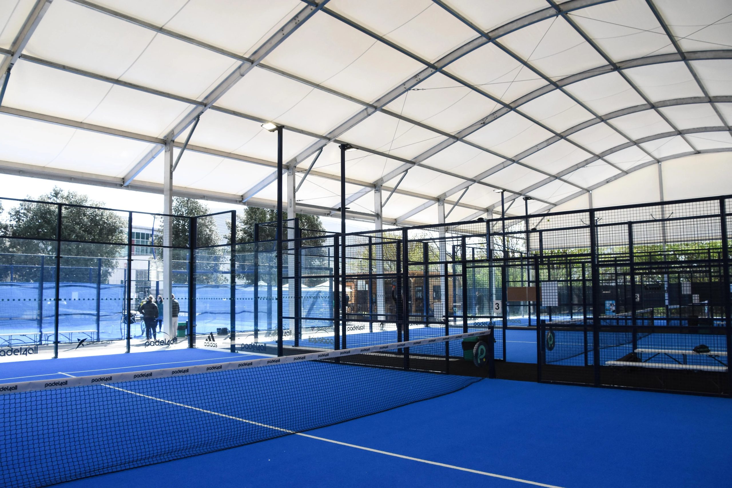 Outdoor Roof Padel Court with Anti-Rust Structure and Weatherproof ...